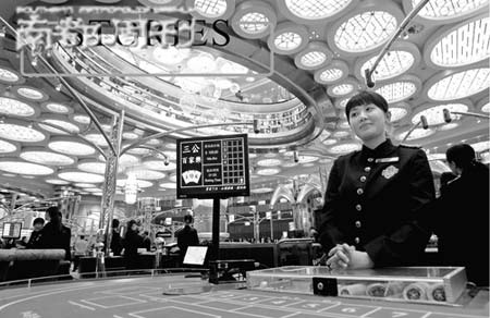 新澳门历史开奖记录查询表和中国记者在俄遭袭击与中国记者在俄遭袭击视频